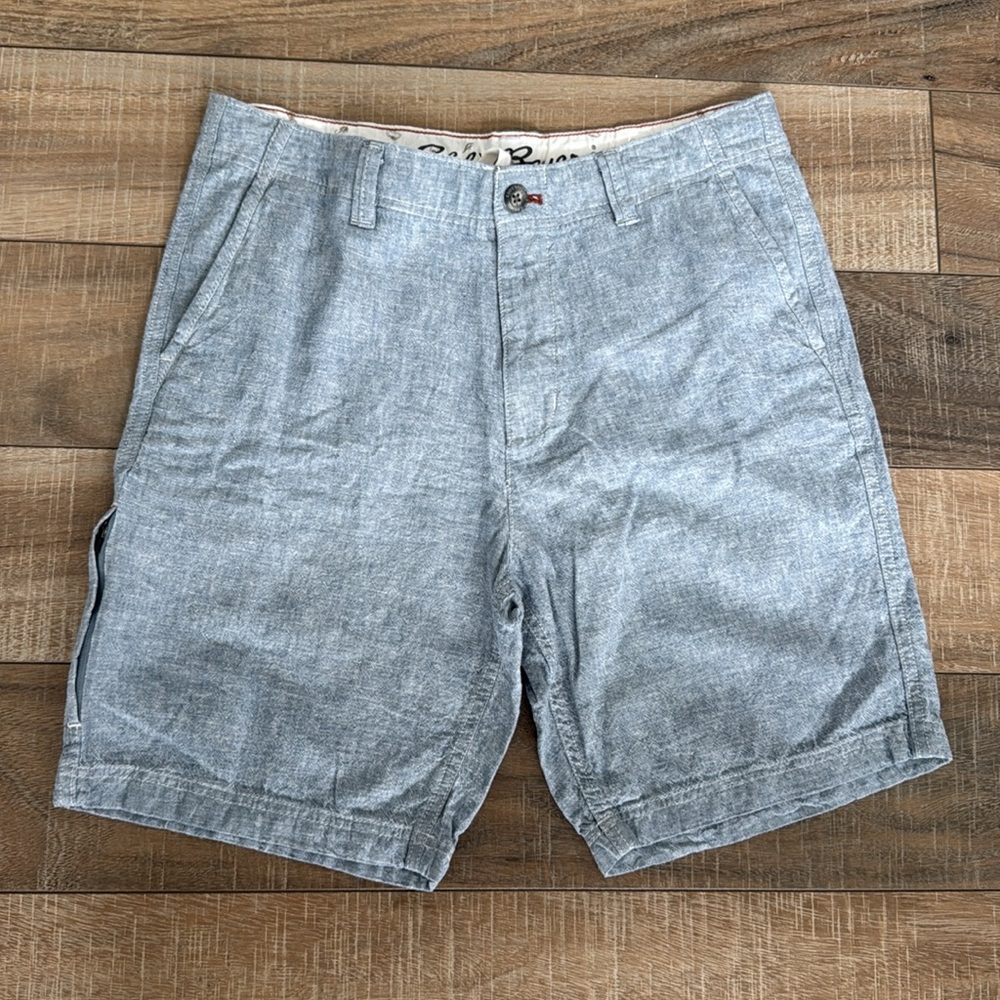Size 32 men’s Eddie Bauer shorts. Light blue material.